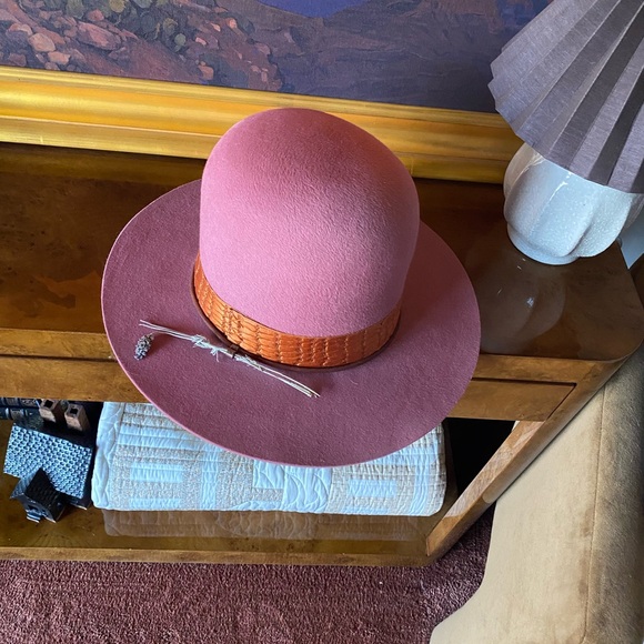 Jacqueline Michie Pink Wide-Brim Hat with Croc-Embossed Burnt Orange Band - Picture 2 of 6